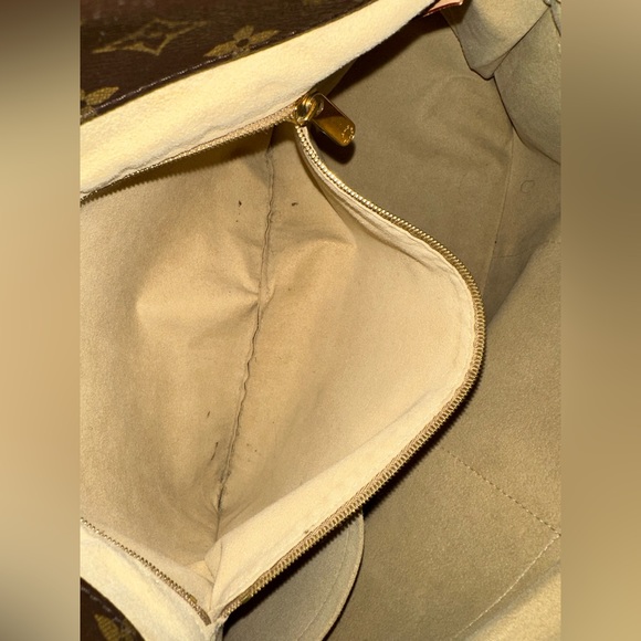 Louis Vuitton Monogram Artsy MM - Picture 12 of 17